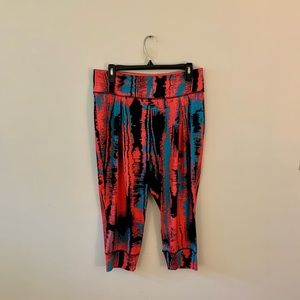 New Fabletics Medium Slim Slouch Fit Multicolored Leggings